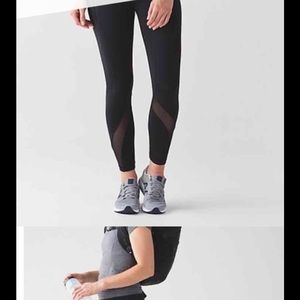 Lululemon Black Leggings with 2 zipper pockets!